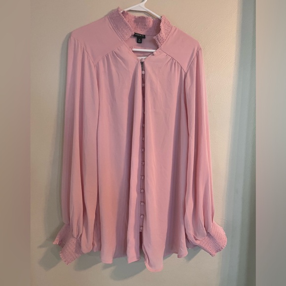 Torrid Georgette blouse women’s 4X pink long sleeve button front NWT smocked - Picture 2 of 12